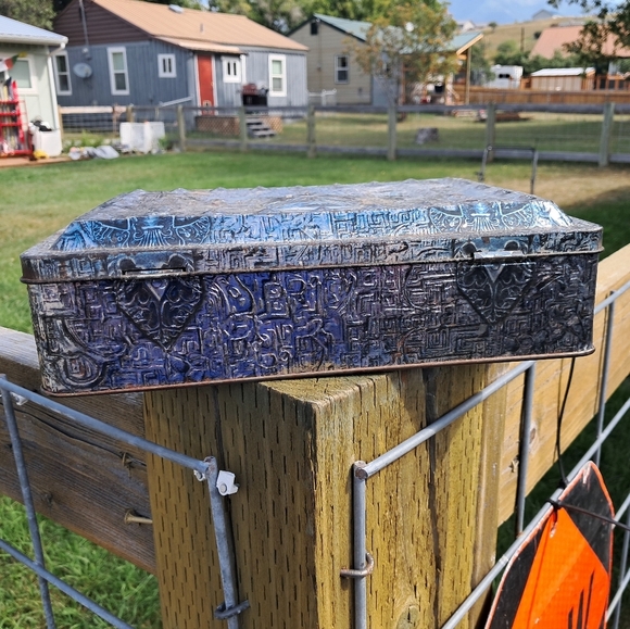 IRON MAIDEN Vintage Collectible Eddie's Archive Tin (Tin Only) - Picture 3 of 4